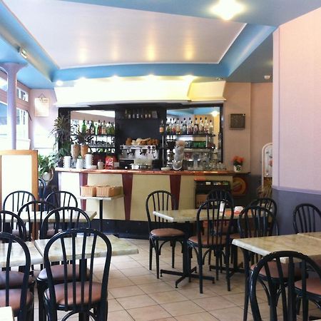 Hotel Gay Lussac Aulnay-sous-Bois Buitenkant foto